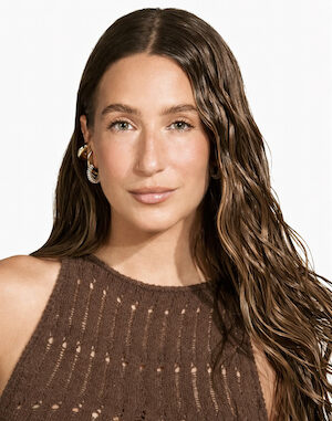 Amanda Batula Bio: Net Worth, 2026 Split, & New Career Moves Amanda Batula’s Career & Style Evolution (2026)