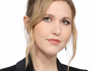 How Taylor Tomlinson Built a $17.5M Comedy Empire (2026 Strategy)